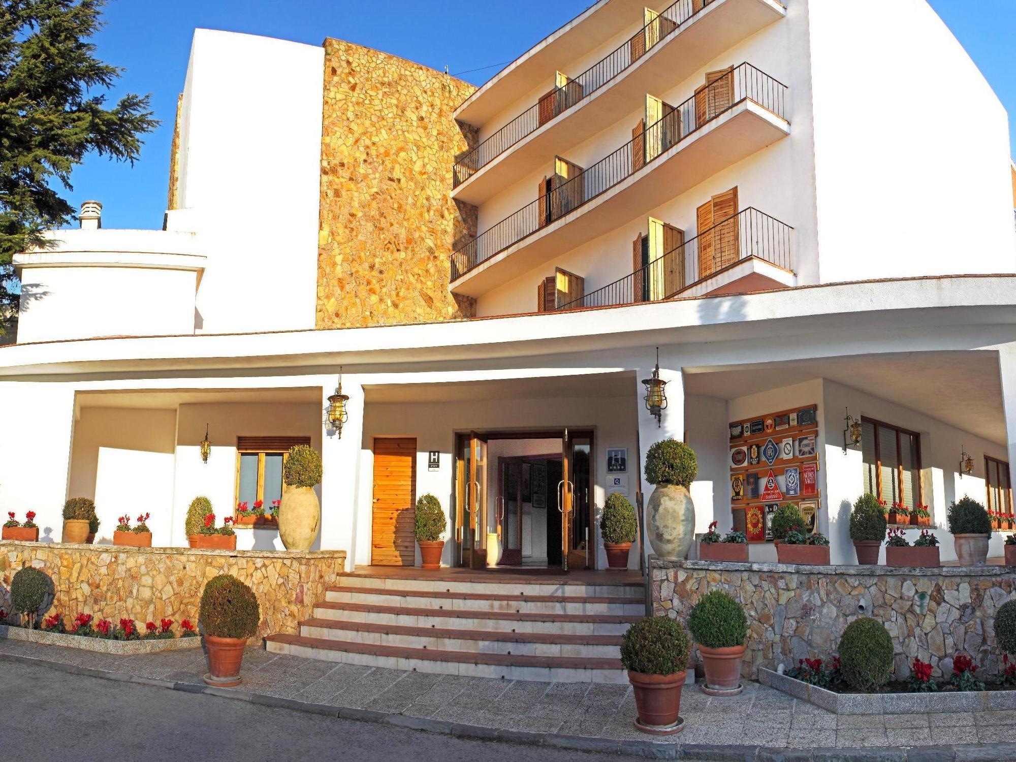 Hotel Emporda Figueras Extérieur photo